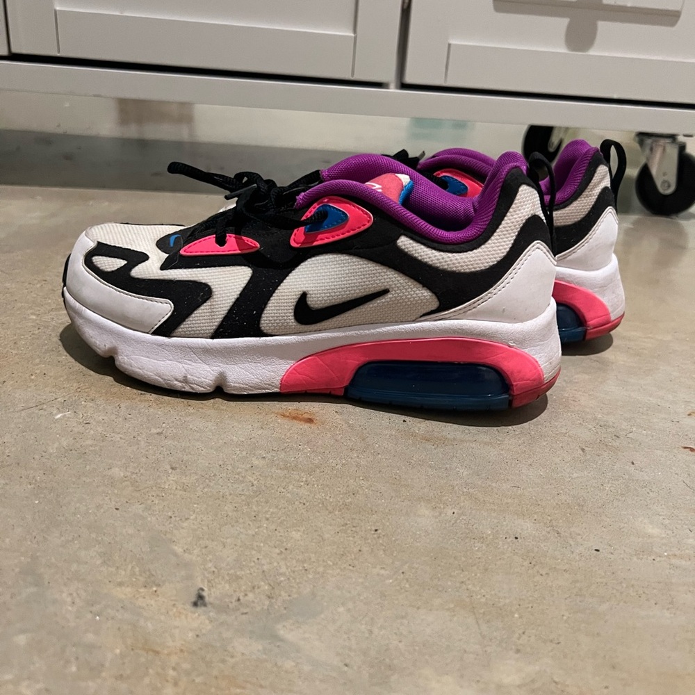 Nike Air Max 200 Size 6Y